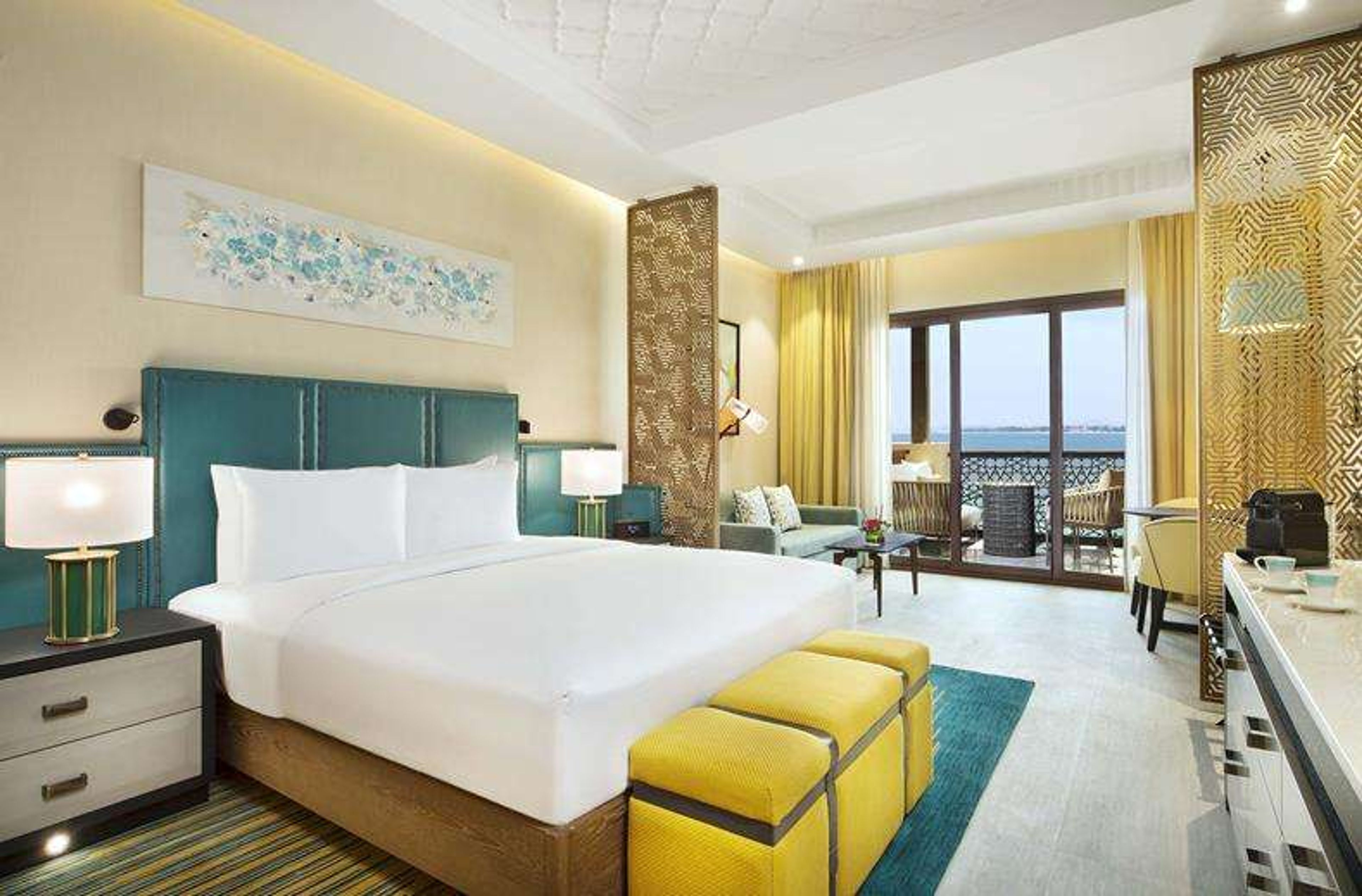 Hilton DoubleTree Marjan Island Resort & Spa *****
