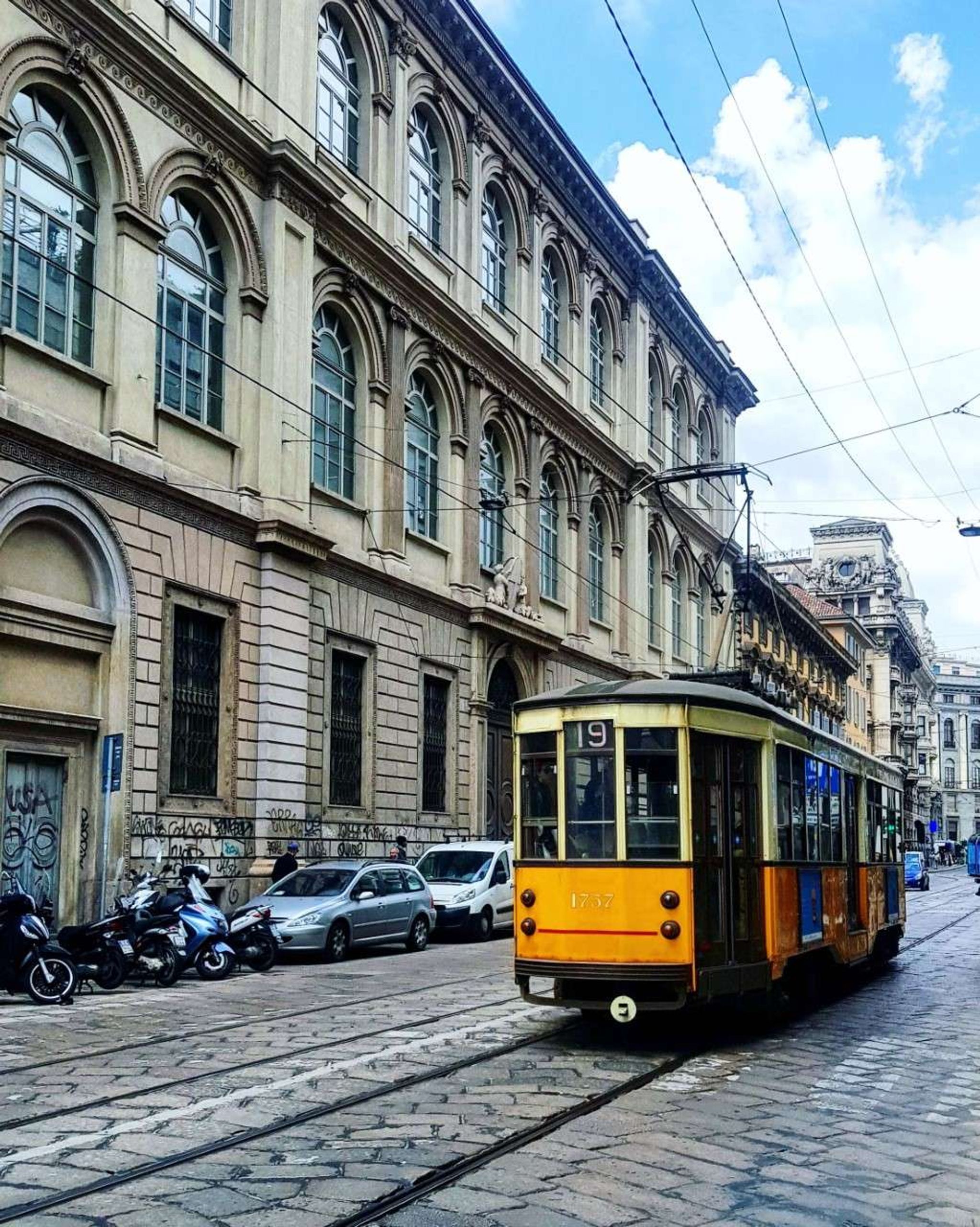 Italië, Milaan, gele tram