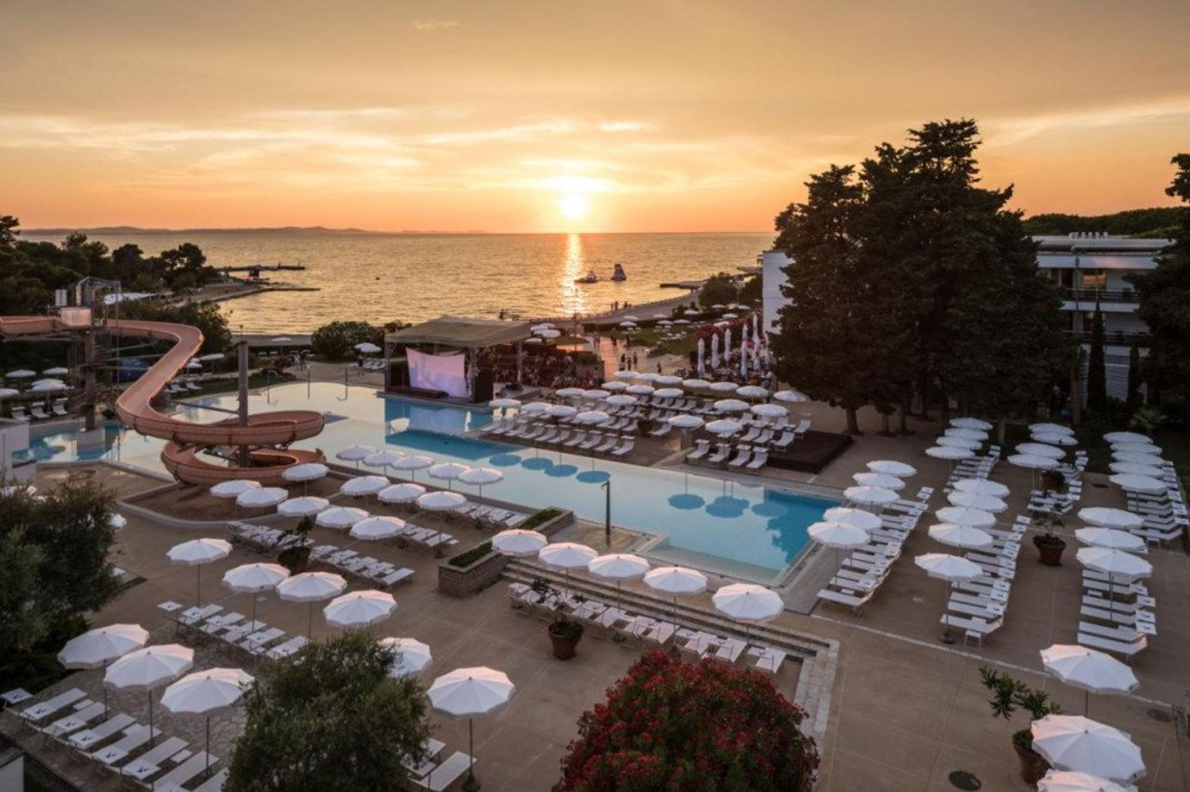 Falkensteiner Club Funimation Borik hotel zonsondergang