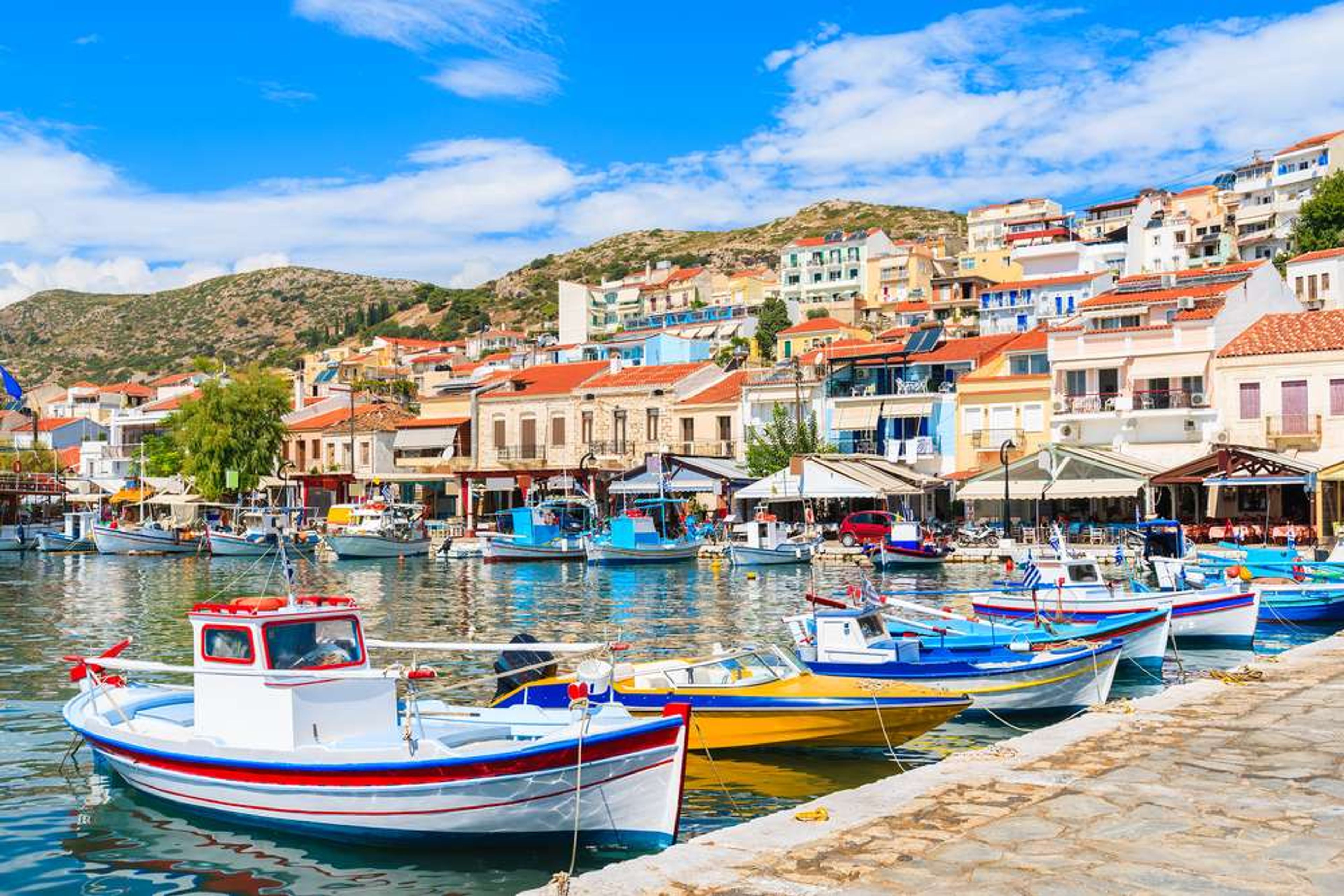 Griekenland Samos kleurrijke vissersboten 