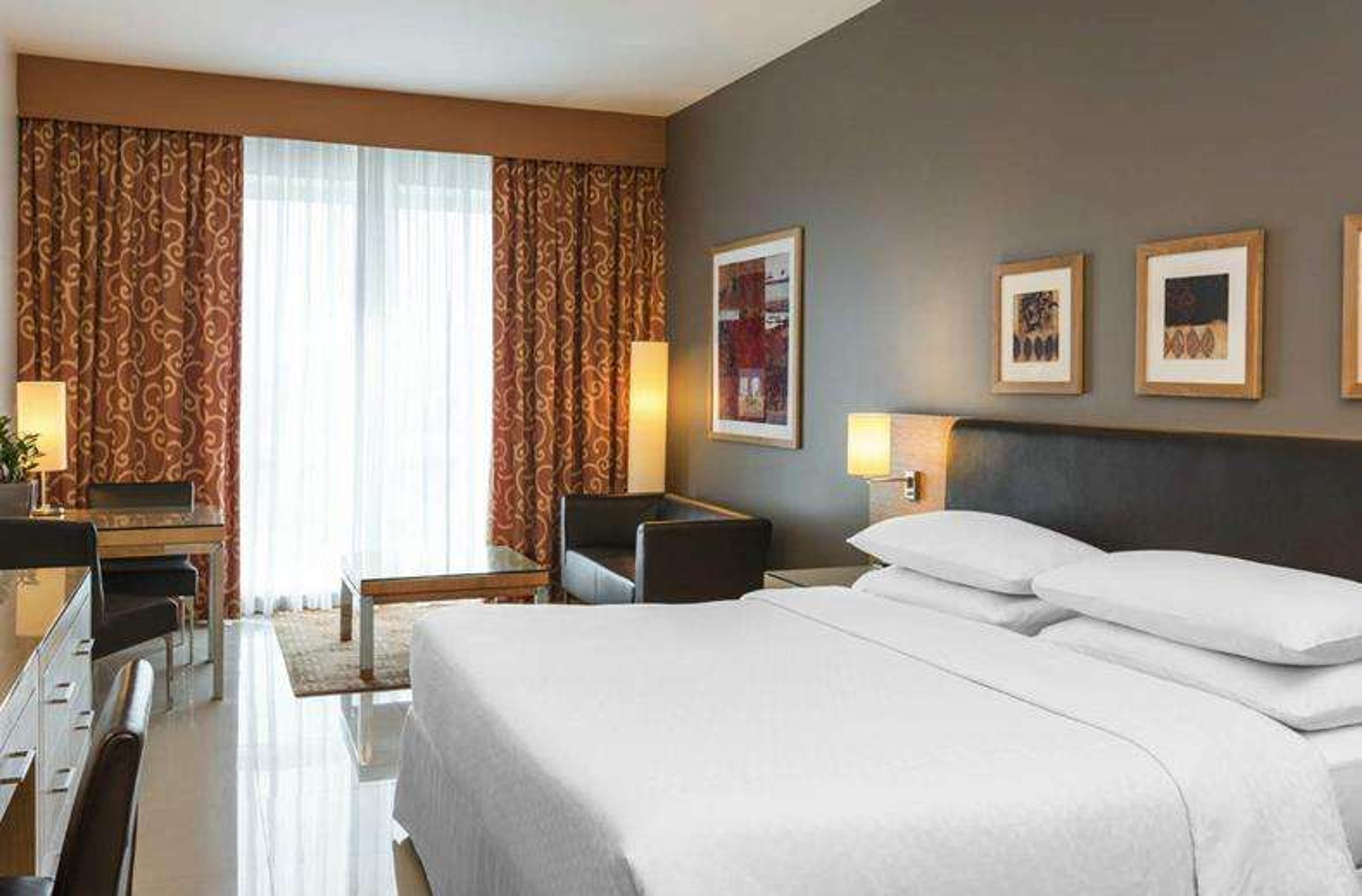 Four Points by Sheraton Downtown ****