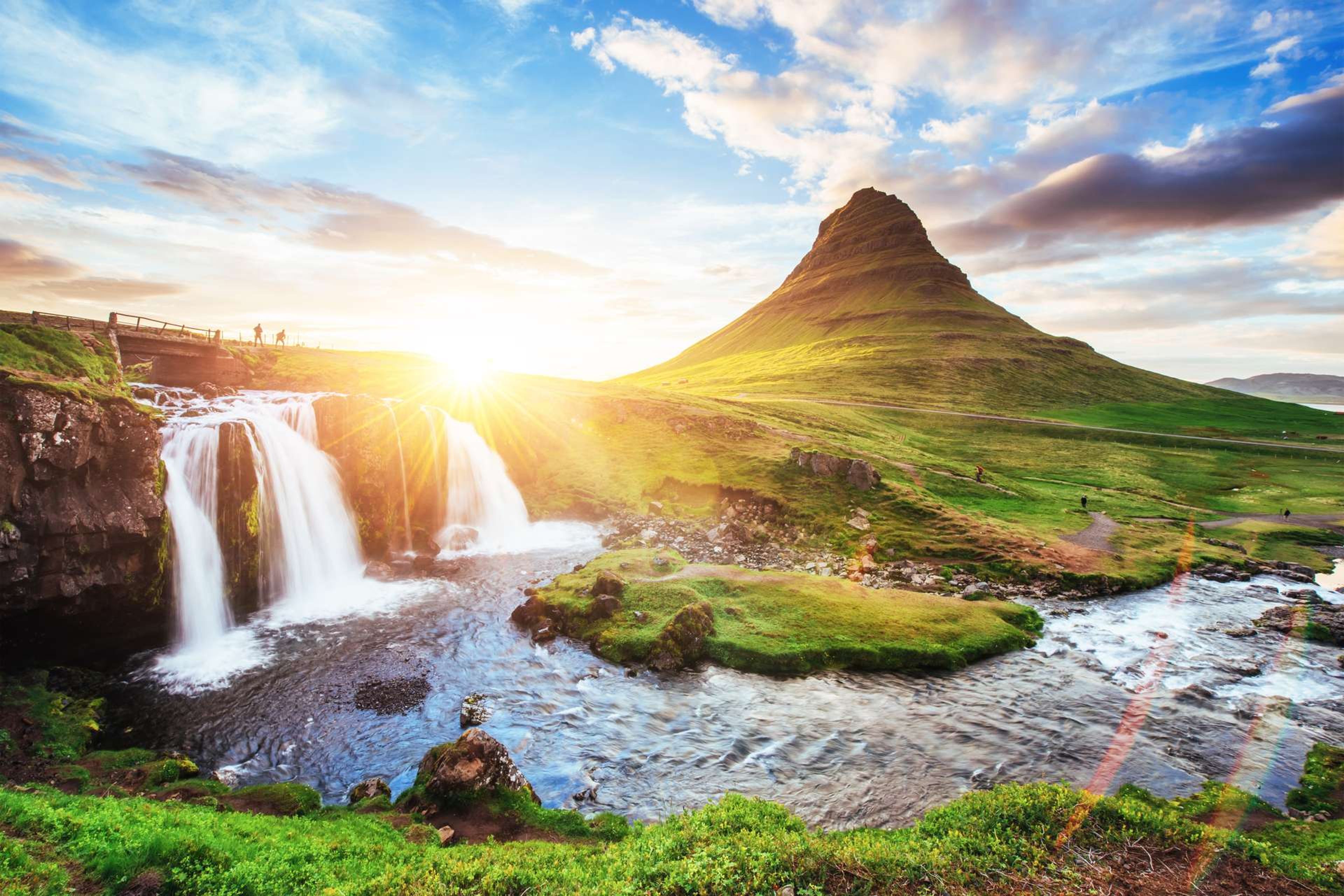 IJsland Kirkjufell berg zonsondergang