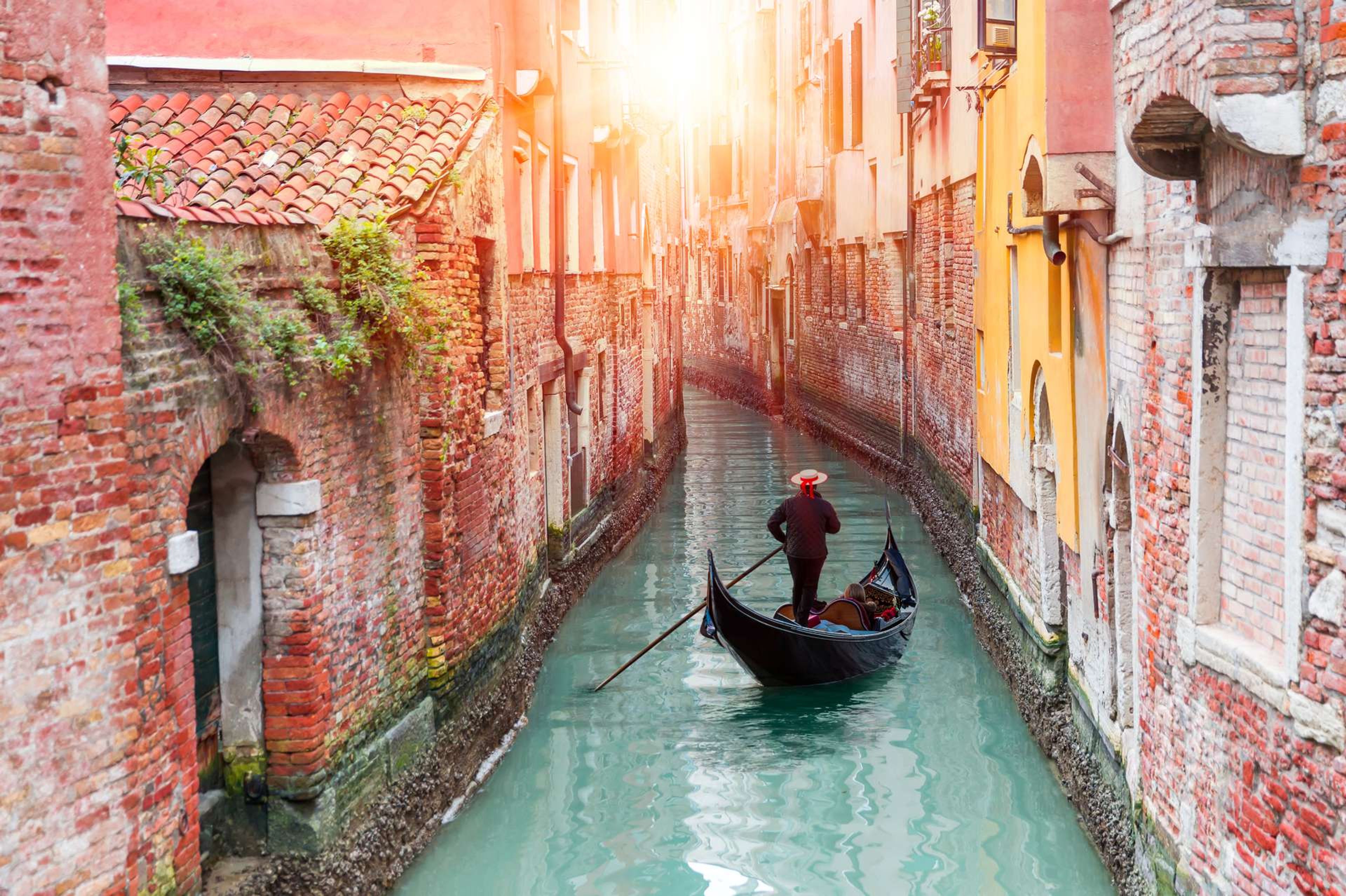 Italië Venetië gondel in kanaal2