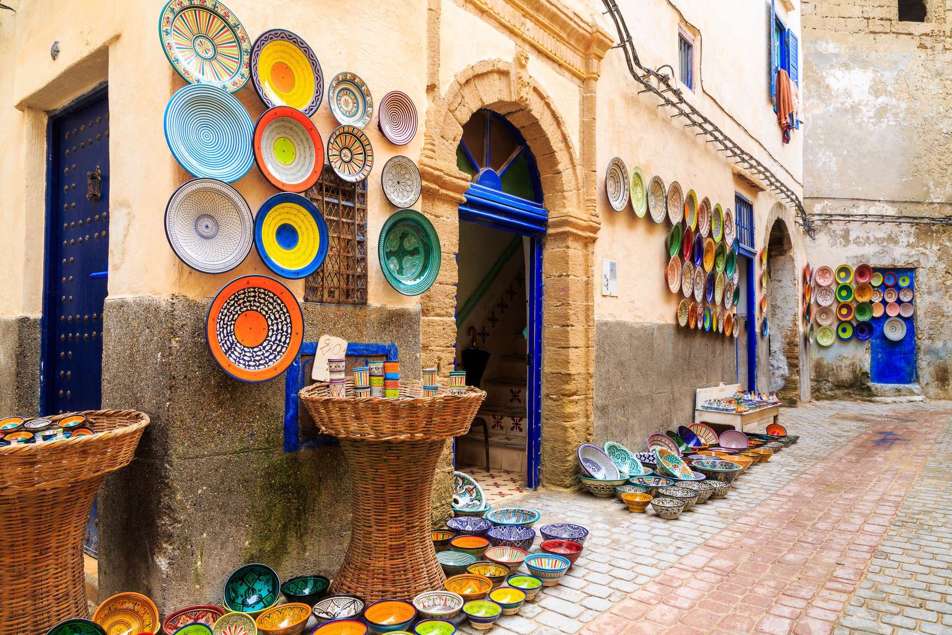Marokko Colorful ceramic souvenirs for sale