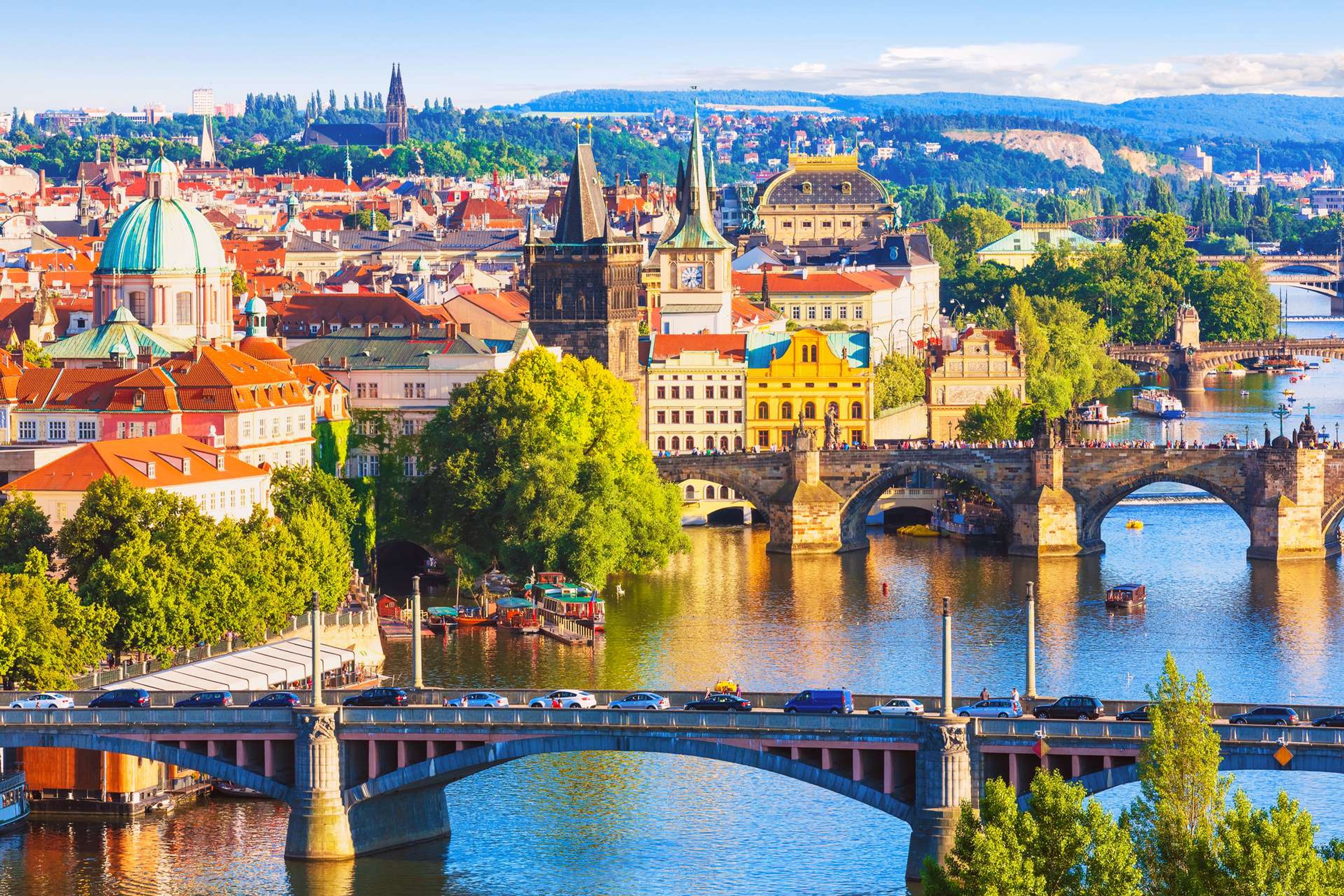 Tsjechië Praag Charles Bridge over Vltava rivier